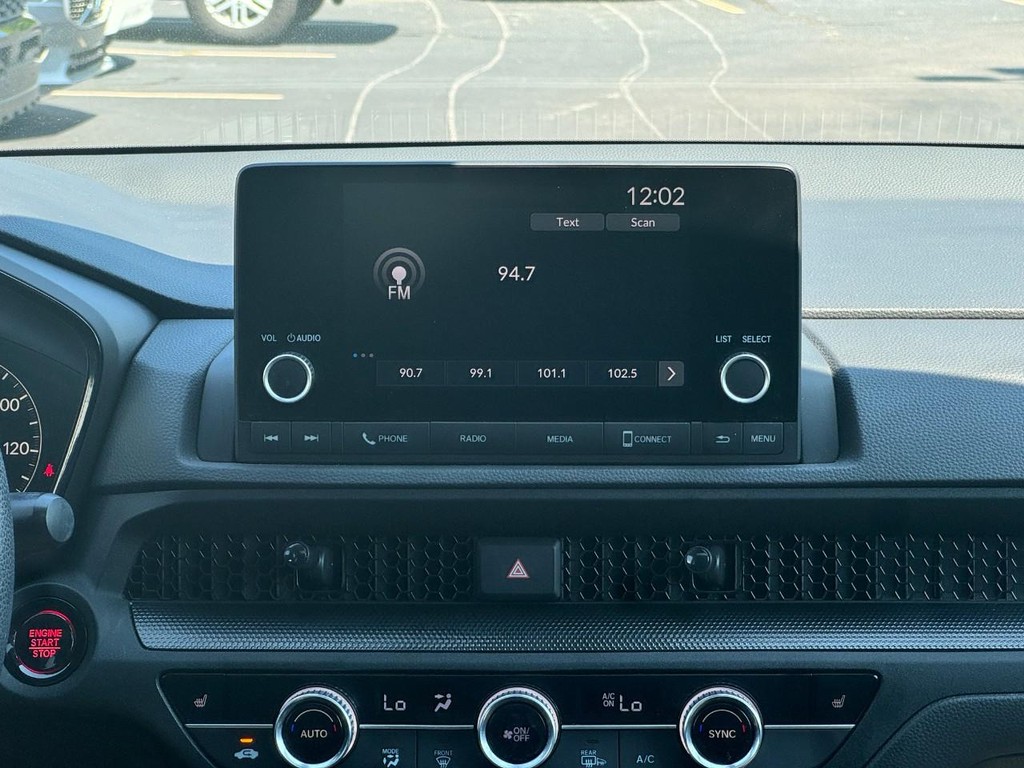 Honda. CR-V Vehicle Full-screen Gallery Image 14