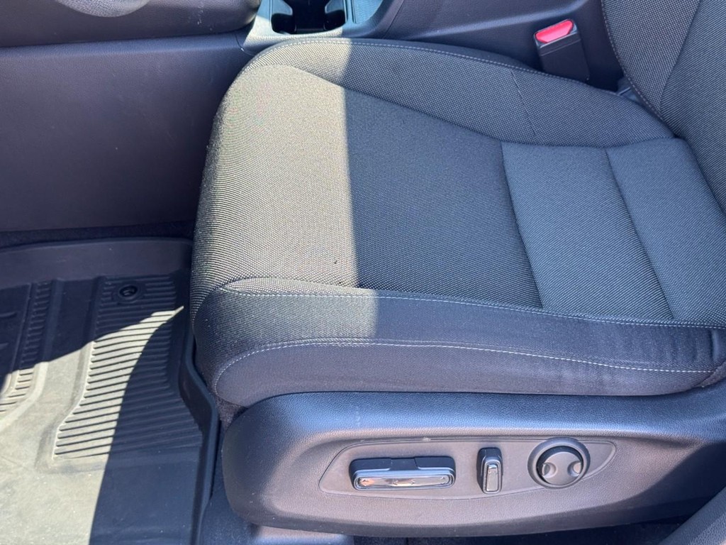 Honda. CR-V Vehicle Full-screen Gallery Image 17