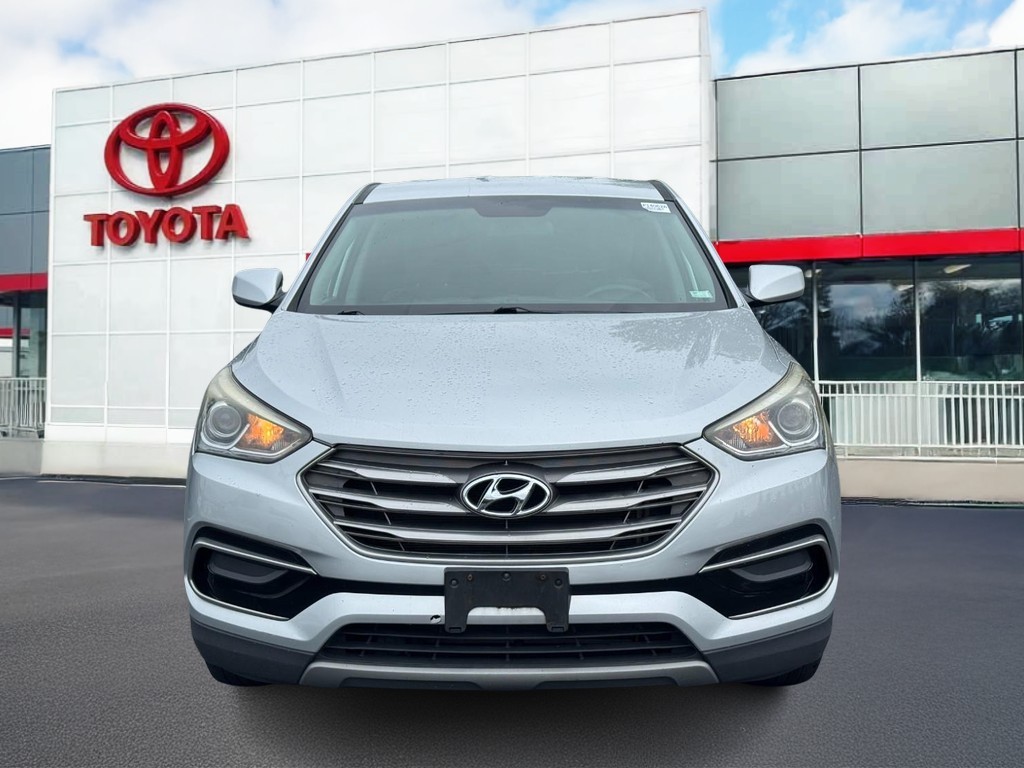 Hyundai Santa Fe Sport Vehicle Full-screen Gallery Image 10