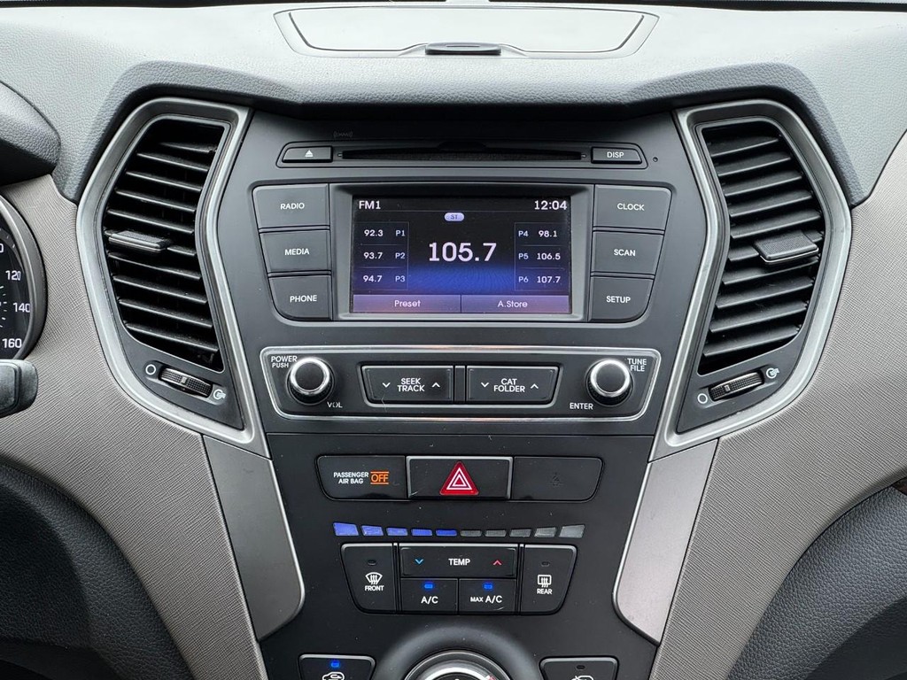 Hyundai Santa Fe Sport Vehicle Full-screen Gallery Image 14