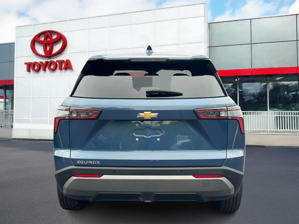 Chevrolet Equinox Vehicle Full-screen Gallery Image 04
