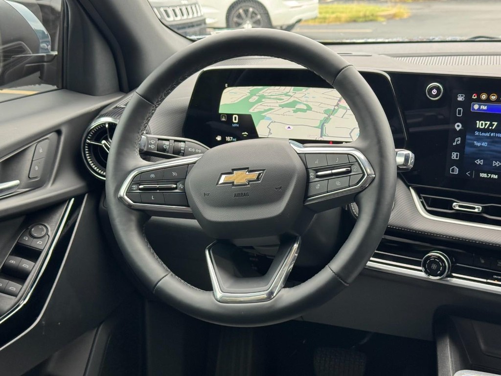 Chevrolet Equinox Vehicle Full-screen Gallery Image 13
