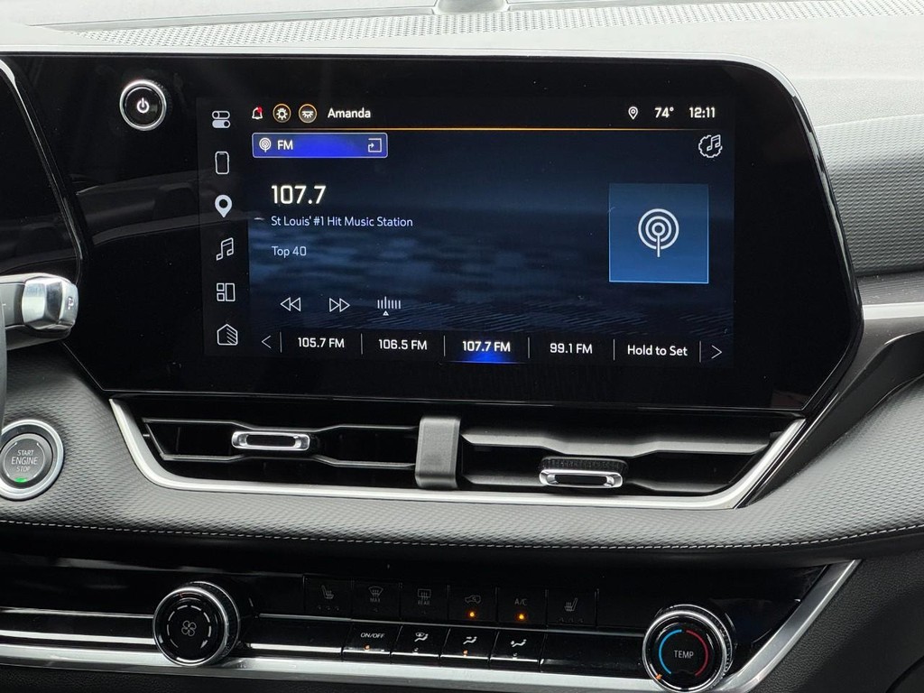 Chevrolet Equinox Vehicle Full-screen Gallery Image 14