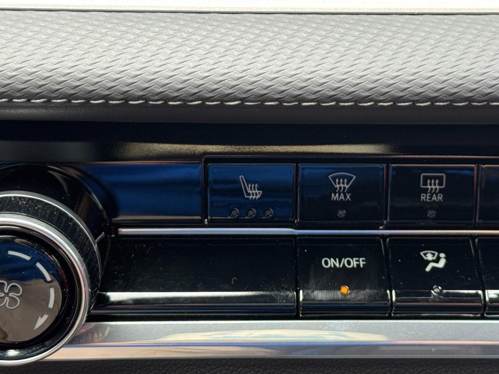 Chevrolet Equinox Vehicle Full-screen Gallery Image 24