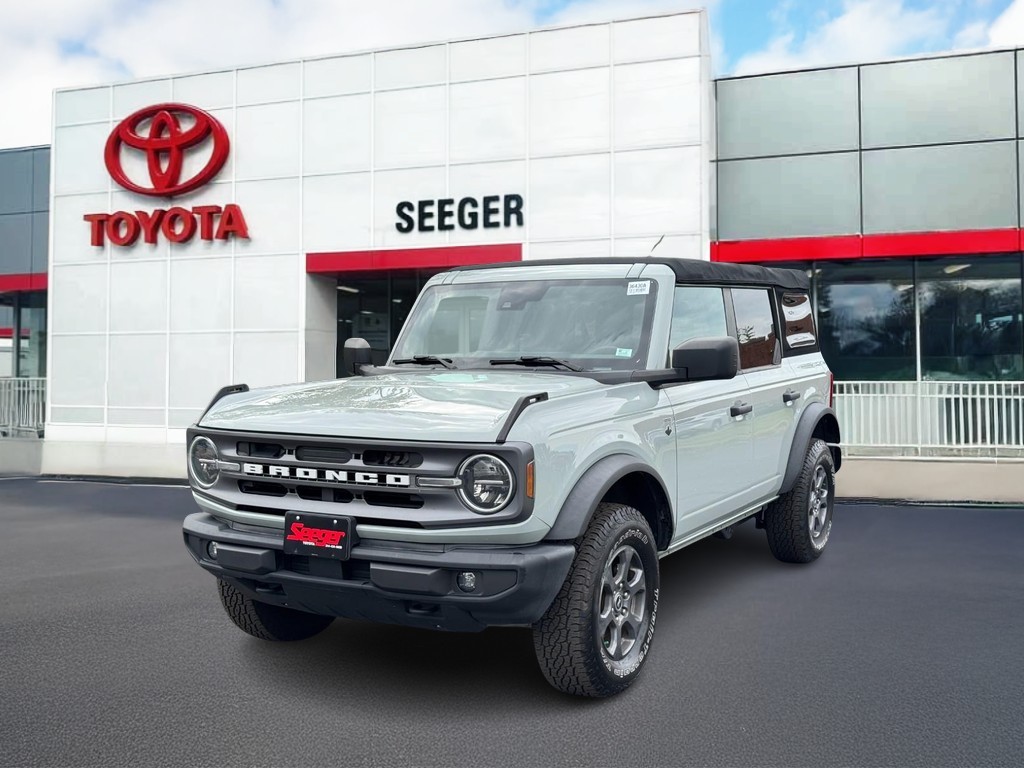 Ford Bronco Vehicle Full-screen Gallery Image 08