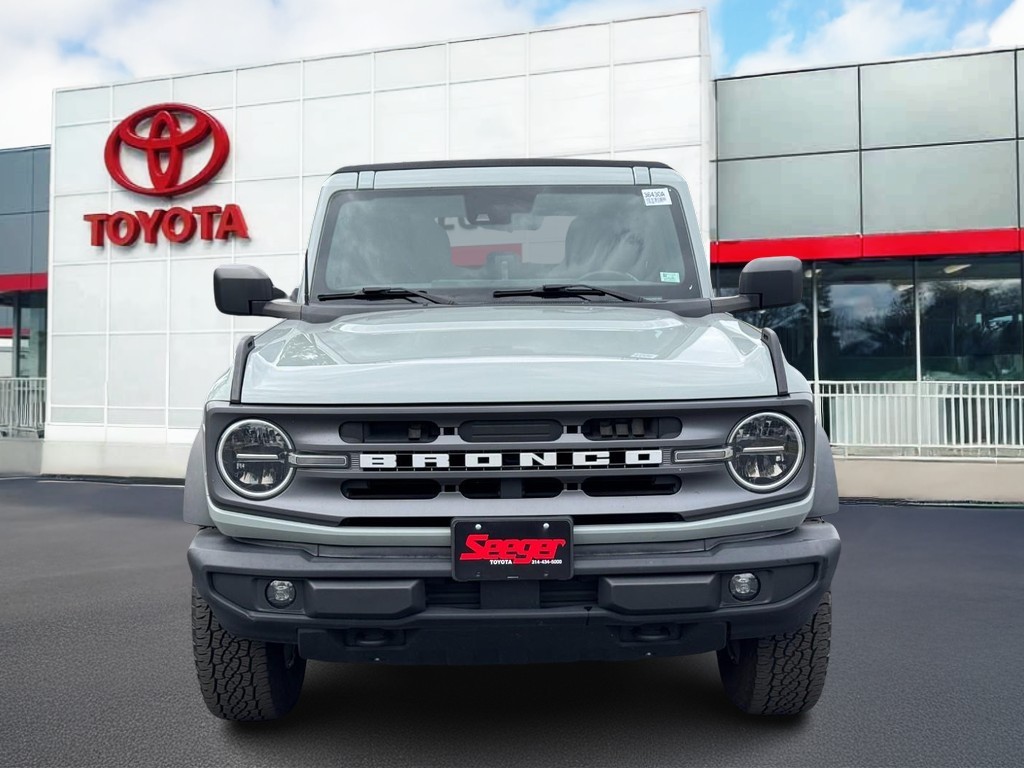 Ford Bronco Vehicle Full-screen Gallery Image 09