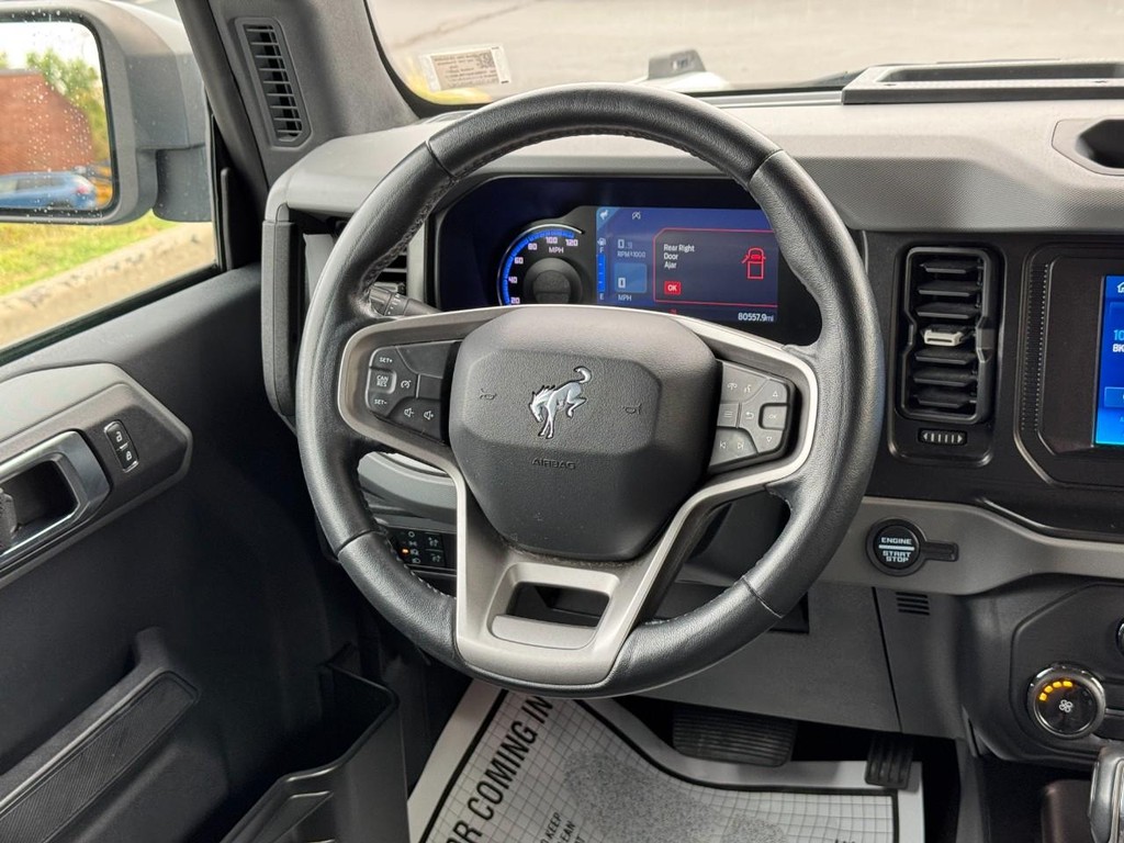 Ford Bronco Vehicle Full-screen Gallery Image 13