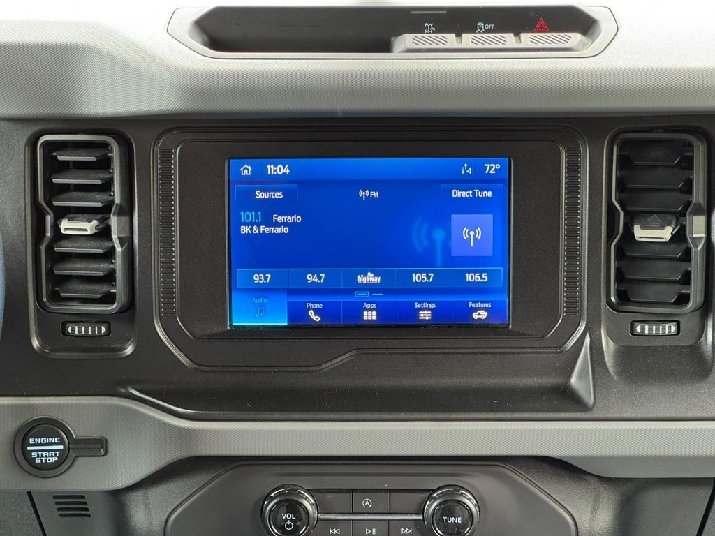 Ford Bronco Vehicle Full-screen Gallery Image 14