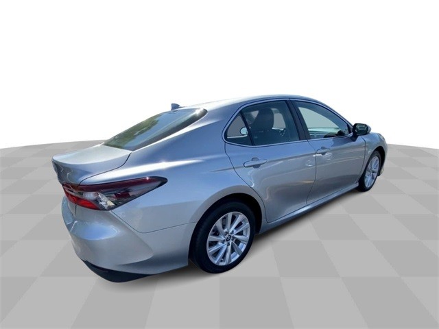 2022 Toyota Camry LE photo