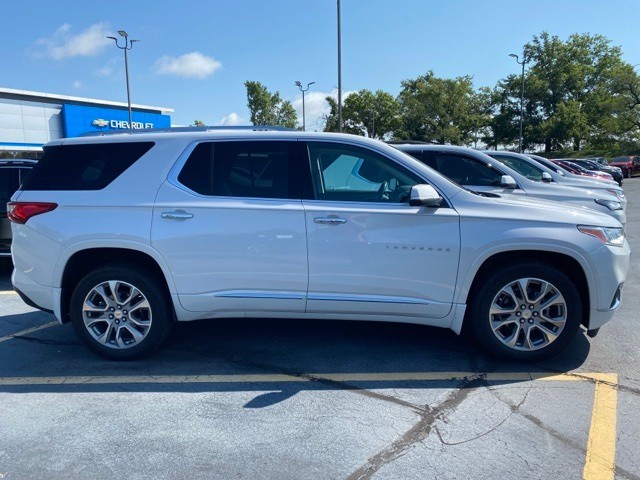 Used 2021 Chevrolet Traverse Premier with VIN 1GNERKKW5MJ233890 for sale in Creve Coeur, MO