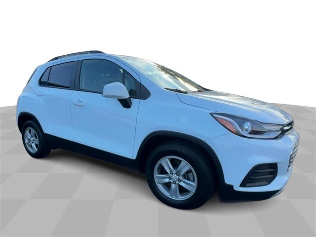 Used 2022 Chevrolet Trax LT with VIN KL7CJLSM4NB560222 for sale in Creve Coeur, MO