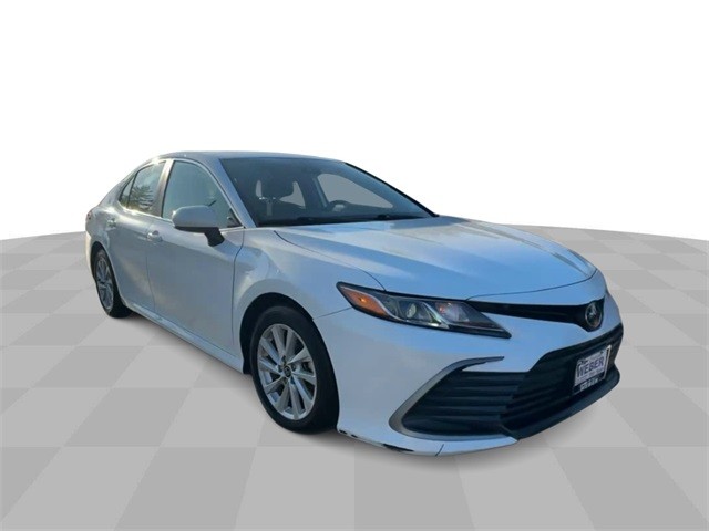 Used 2022 Toyota Camry LE with VIN 4T1C11AKXNU665631 for sale in Creve Coeur, MO