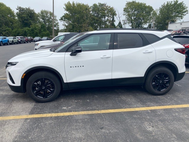 Used 2022 Chevrolet Blazer 2LT with VIN 3GNKBCR40NS215282 for sale in Creve Coeur, MO