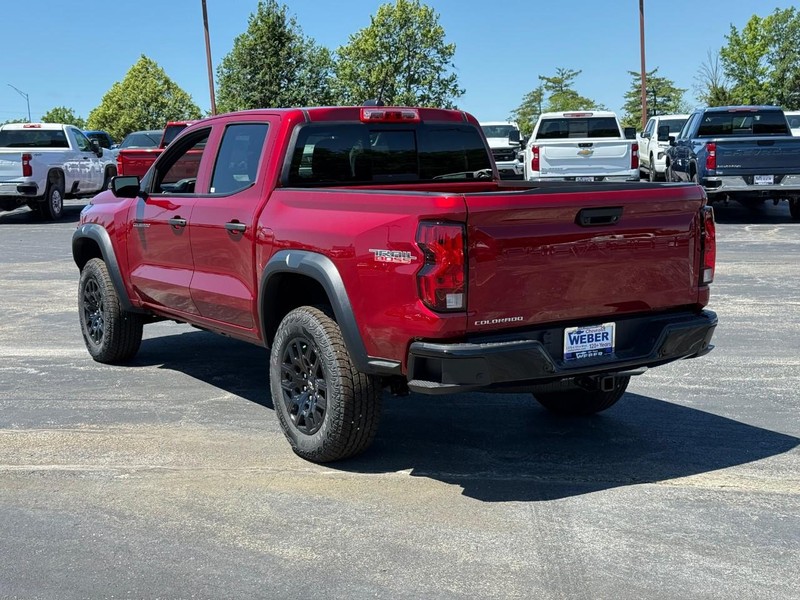 Chevrolet Colorado Vehicle Full-screen Gallery Image 3
