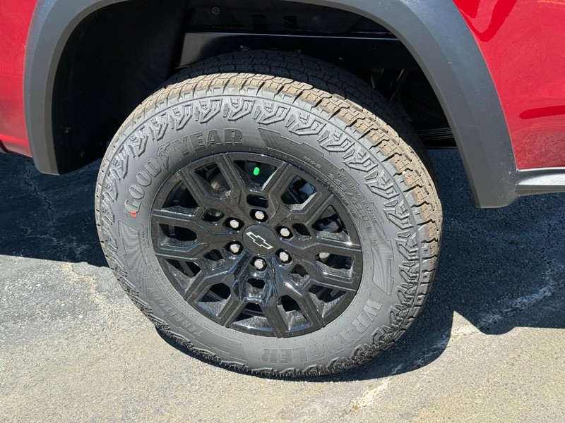 Chevrolet Colorado Vehicle Full-screen Gallery Image 4