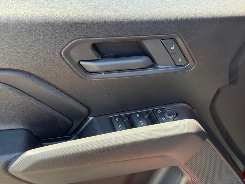 Chevrolet Colorado Vehicle Full-screen Gallery Image 10