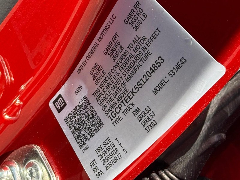 Chevrolet Colorado Vehicle Full-screen Gallery Image 18