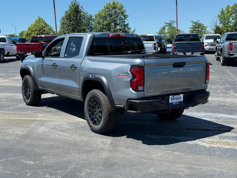 Chevrolet Colorado Vehicle Full-screen Gallery Image 3