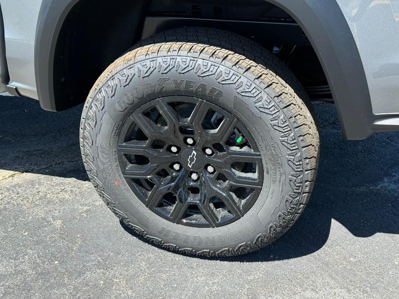 Chevrolet Colorado Vehicle Full-screen Gallery Image 4