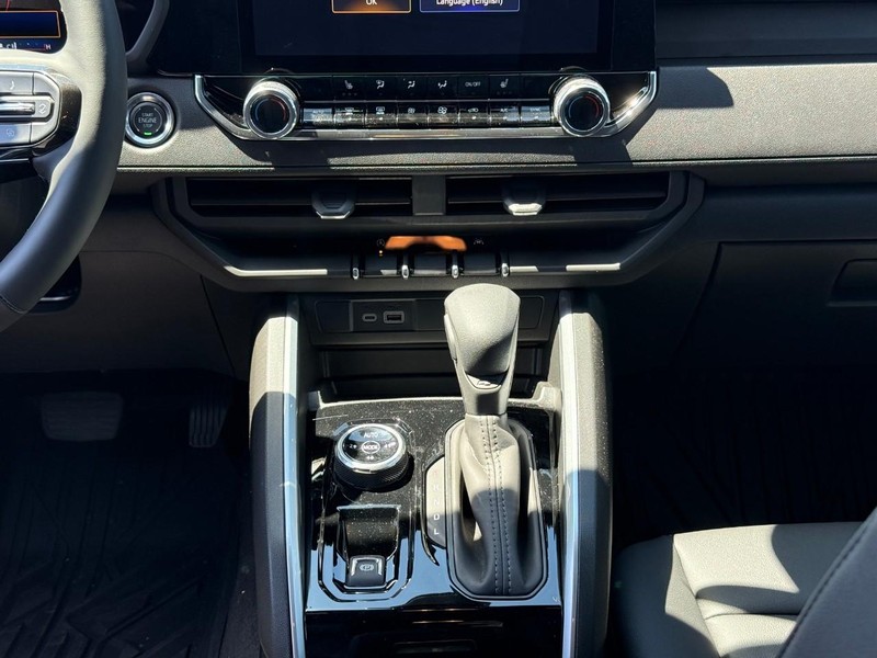 Chevrolet Colorado Vehicle Full-screen Gallery Image 9