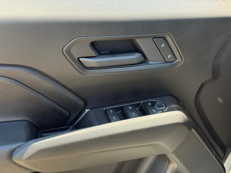 Chevrolet Colorado Vehicle Full-screen Gallery Image 10