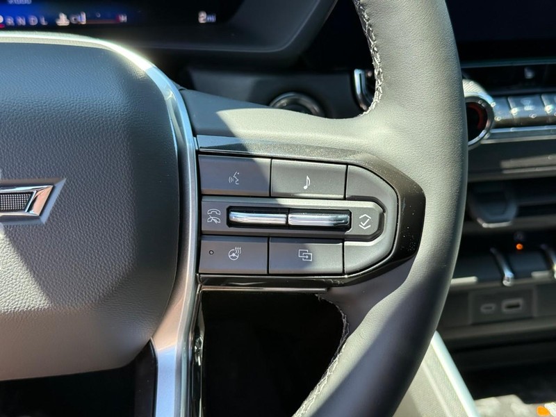 Chevrolet Colorado Vehicle Full-screen Gallery Image 14