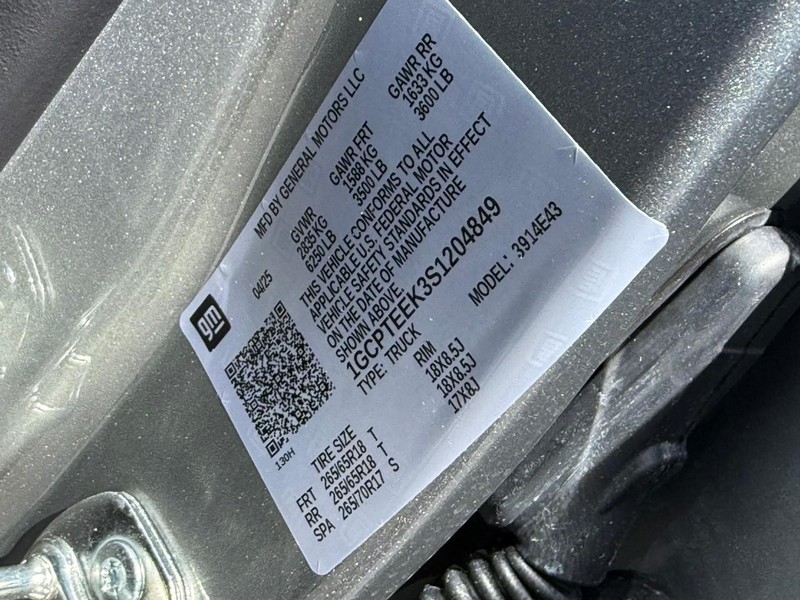 Chevrolet Colorado Vehicle Full-screen Gallery Image 18