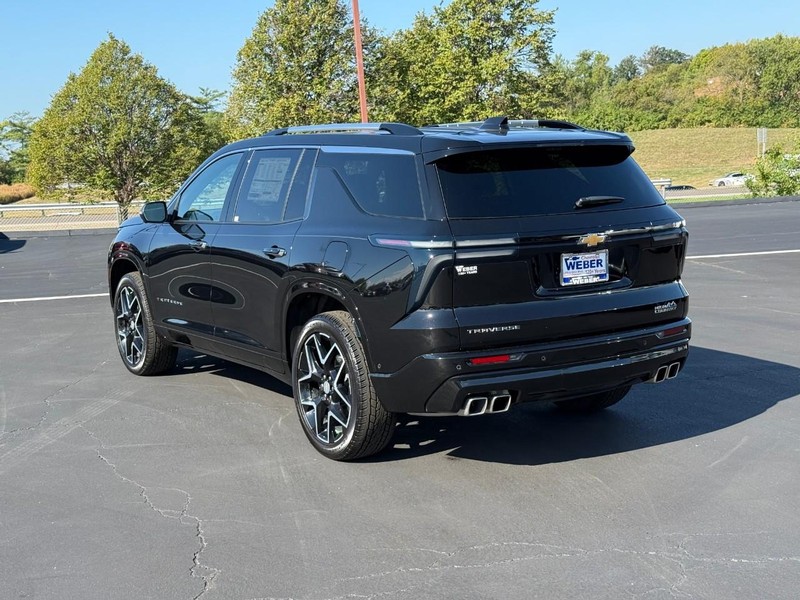 Chevrolet Traverse Vehicle Full-screen Gallery Image 3