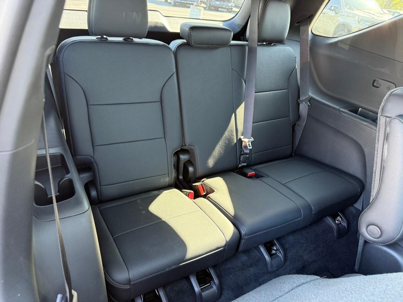 Chevrolet Traverse Vehicle Full-screen Gallery Image 6