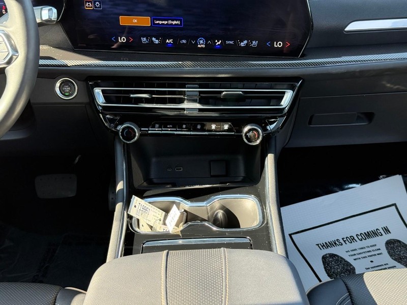 Chevrolet Traverse Vehicle Full-screen Gallery Image 10