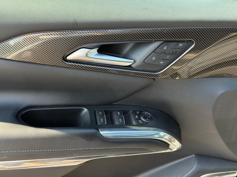 Chevrolet Traverse Vehicle Full-screen Gallery Image 11