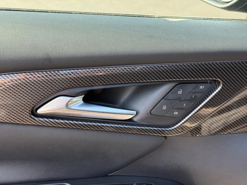 Chevrolet Traverse Vehicle Full-screen Gallery Image 12