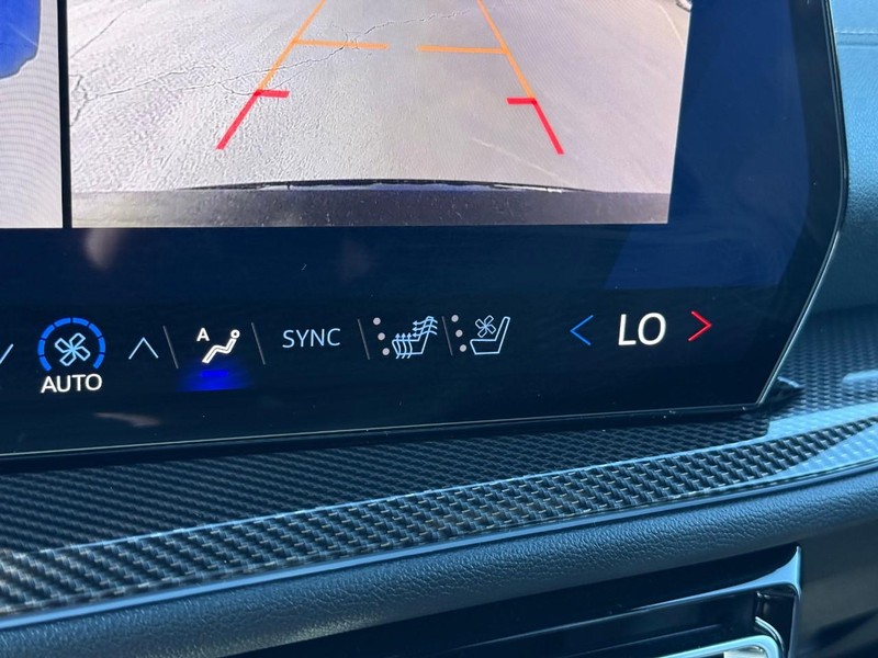 Chevrolet Traverse Vehicle Full-screen Gallery Image 17