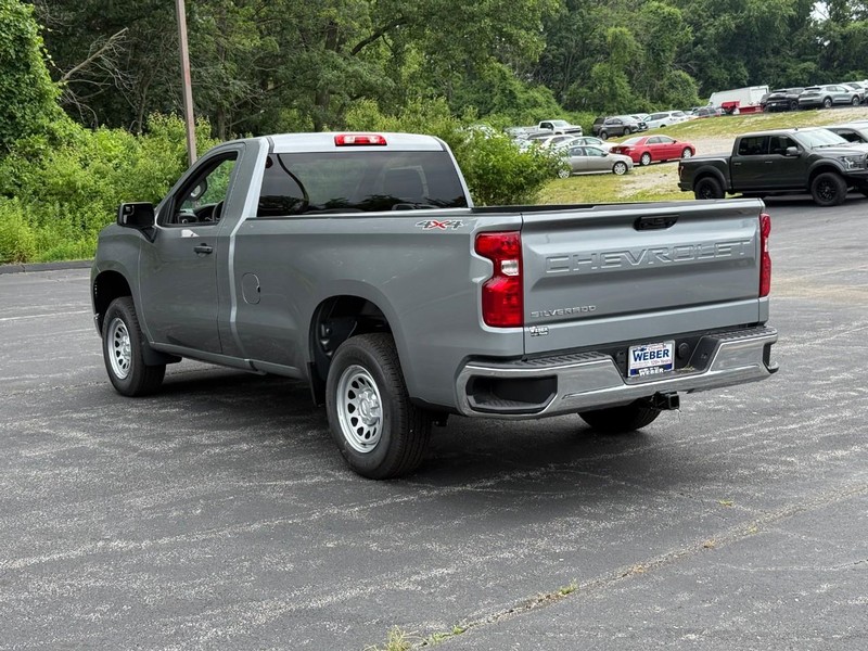 Chevrolet Silverado 1500 Vehicle Full-screen Gallery Image 3