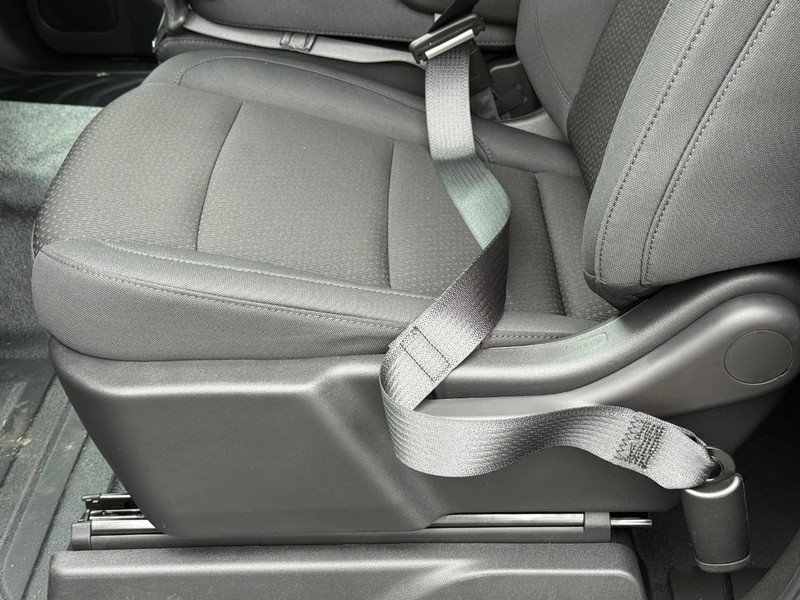 Chevrolet Silverado 1500 Vehicle Full-screen Gallery Image 8