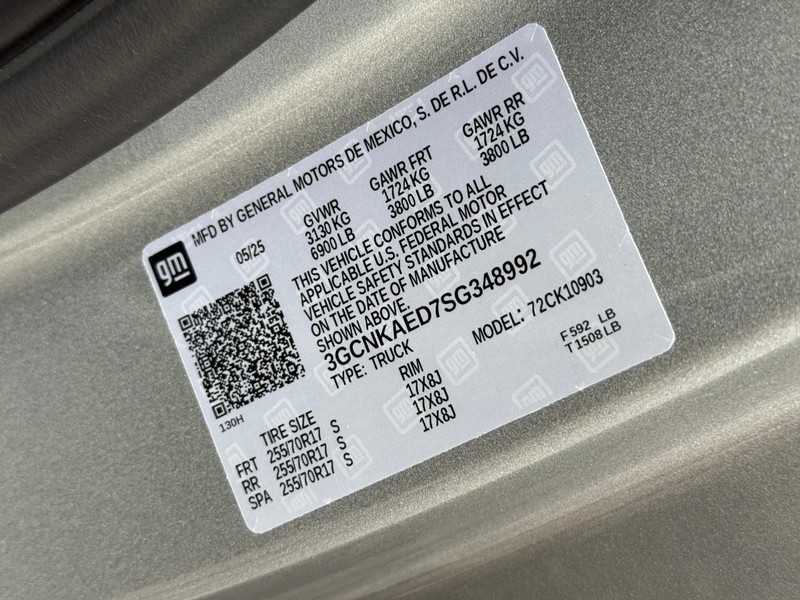 Chevrolet Silverado 1500 Vehicle Full-screen Gallery Image 11