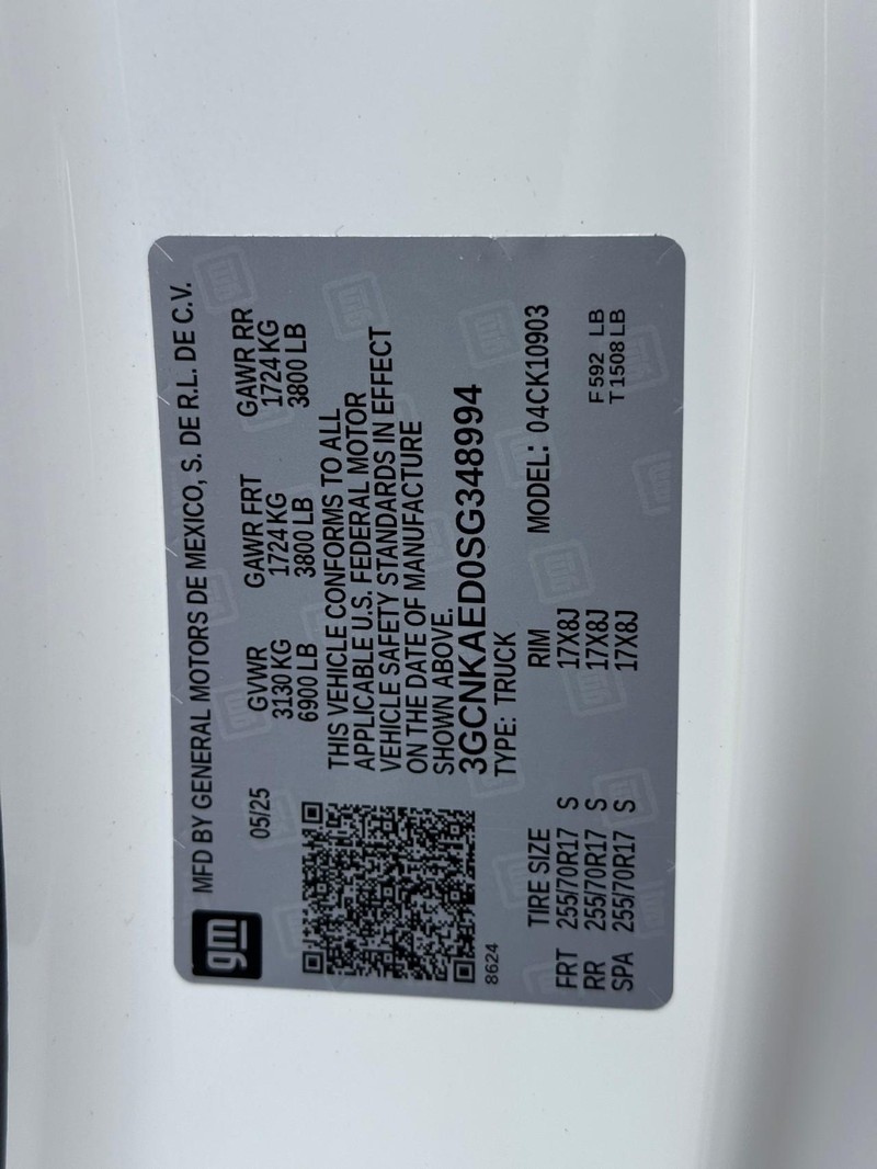 Chevrolet Silverado 1500 Vehicle Full-screen Gallery Image 11