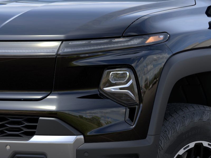 Chevrolet Silverado EV Vehicle Full-screen Gallery Image 10