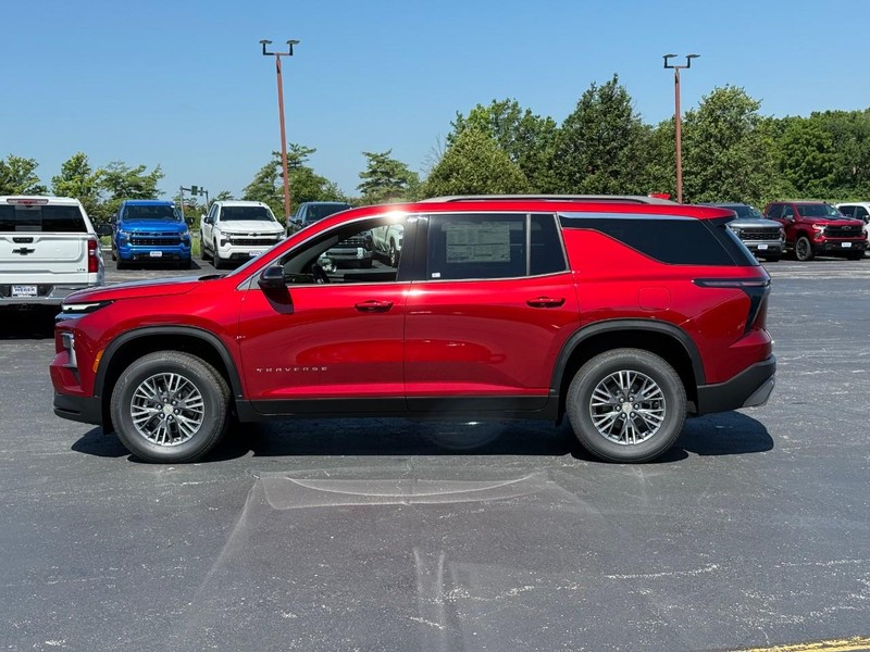 Chevrolet Traverse Vehicle Full-screen Gallery Image 2