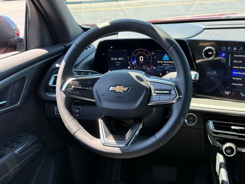 Chevrolet Traverse Vehicle Full-screen Gallery Image 8