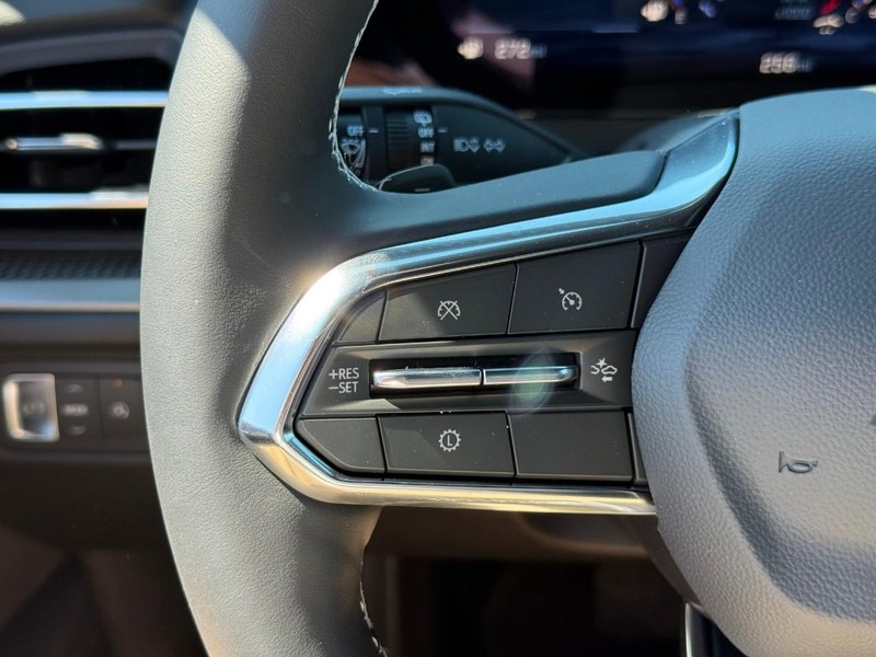 Chevrolet Traverse Vehicle Full-screen Gallery Image 13