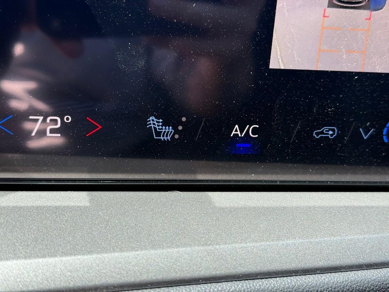 Chevrolet Traverse Vehicle Full-screen Gallery Image 15