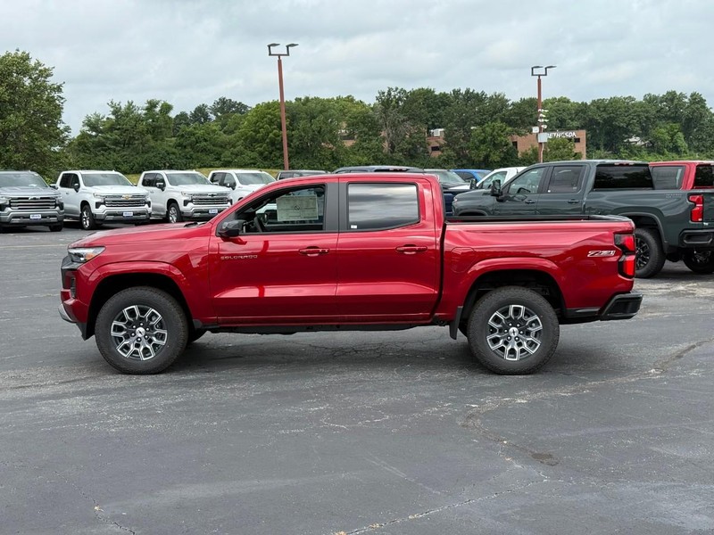Chevrolet Colorado Vehicle Full-screen Gallery Image 2