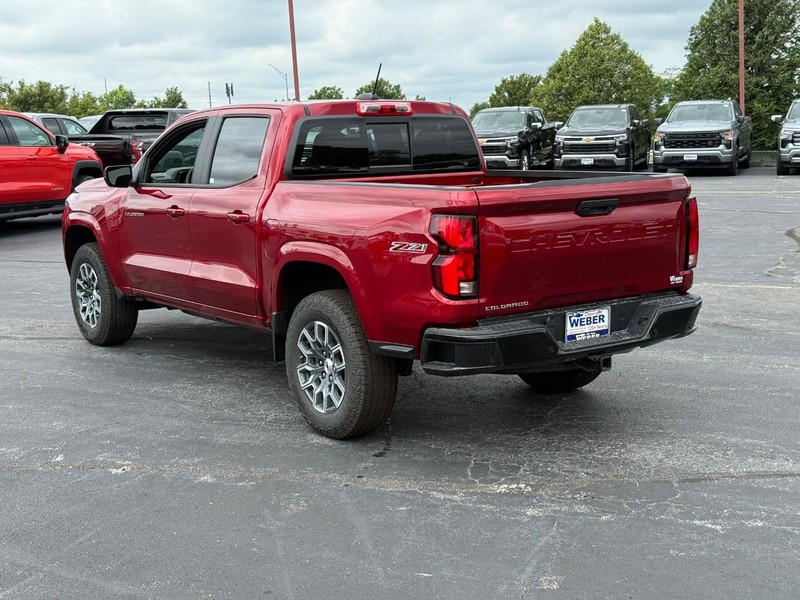 Chevrolet Colorado Vehicle Full-screen Gallery Image 3
