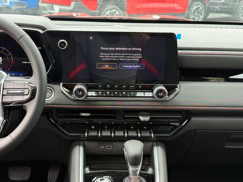 Chevrolet Colorado Vehicle Full-screen Gallery Image 9