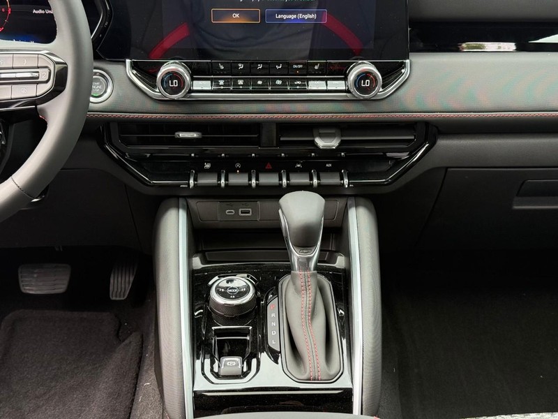 Chevrolet Colorado Vehicle Full-screen Gallery Image 10