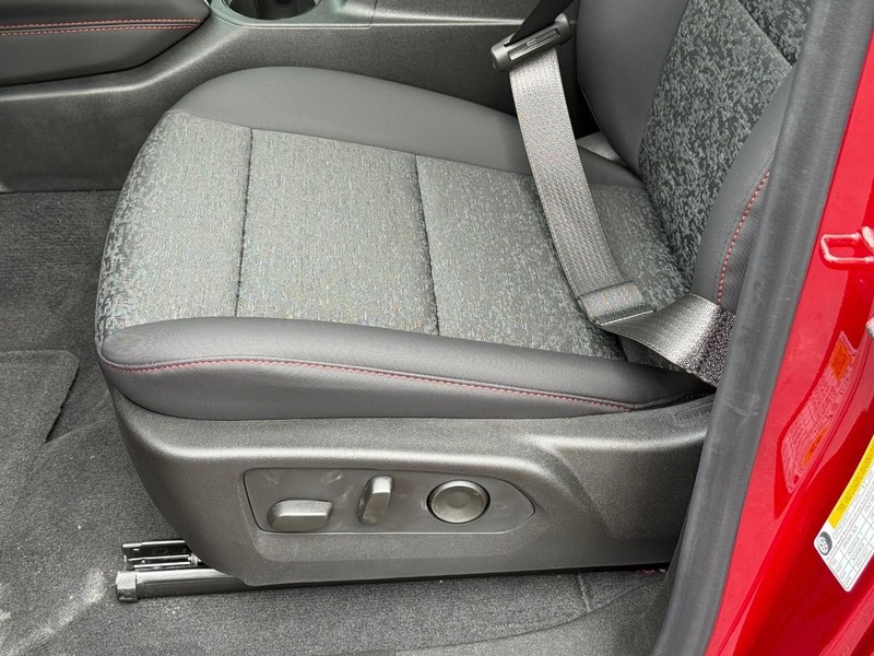 Chevrolet Colorado Vehicle Full-screen Gallery Image 13