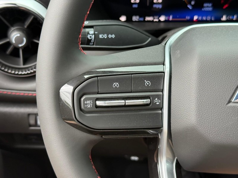 Chevrolet Colorado Vehicle Full-screen Gallery Image 15