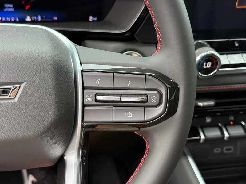 Chevrolet Colorado Vehicle Full-screen Gallery Image 16