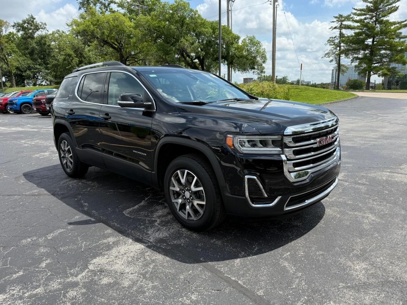 GMC Acadia Vehicle Full-screen Gallery Image 9